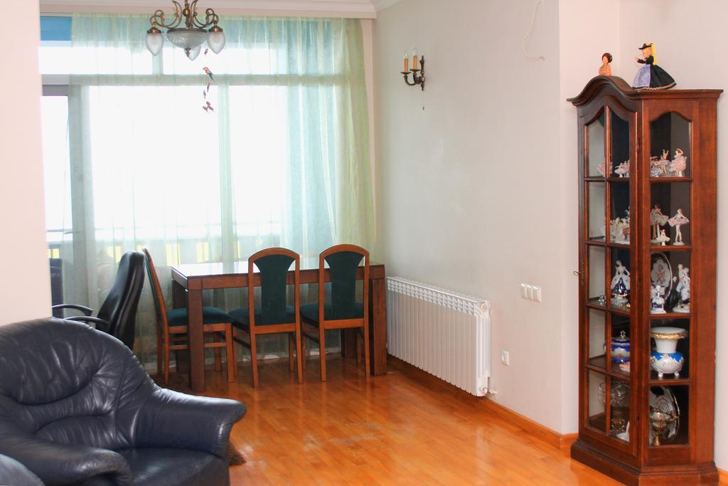 Apartment Rustaveli 57 باتومي المظهر الخارجي الصورة